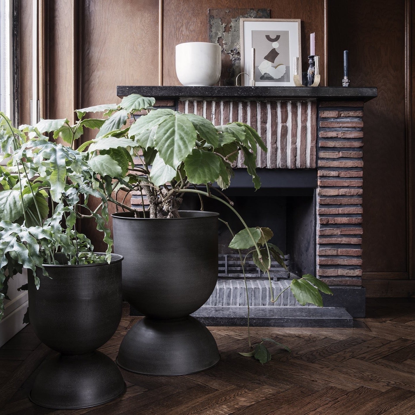 Ferm Living Hourglass Pot - Large