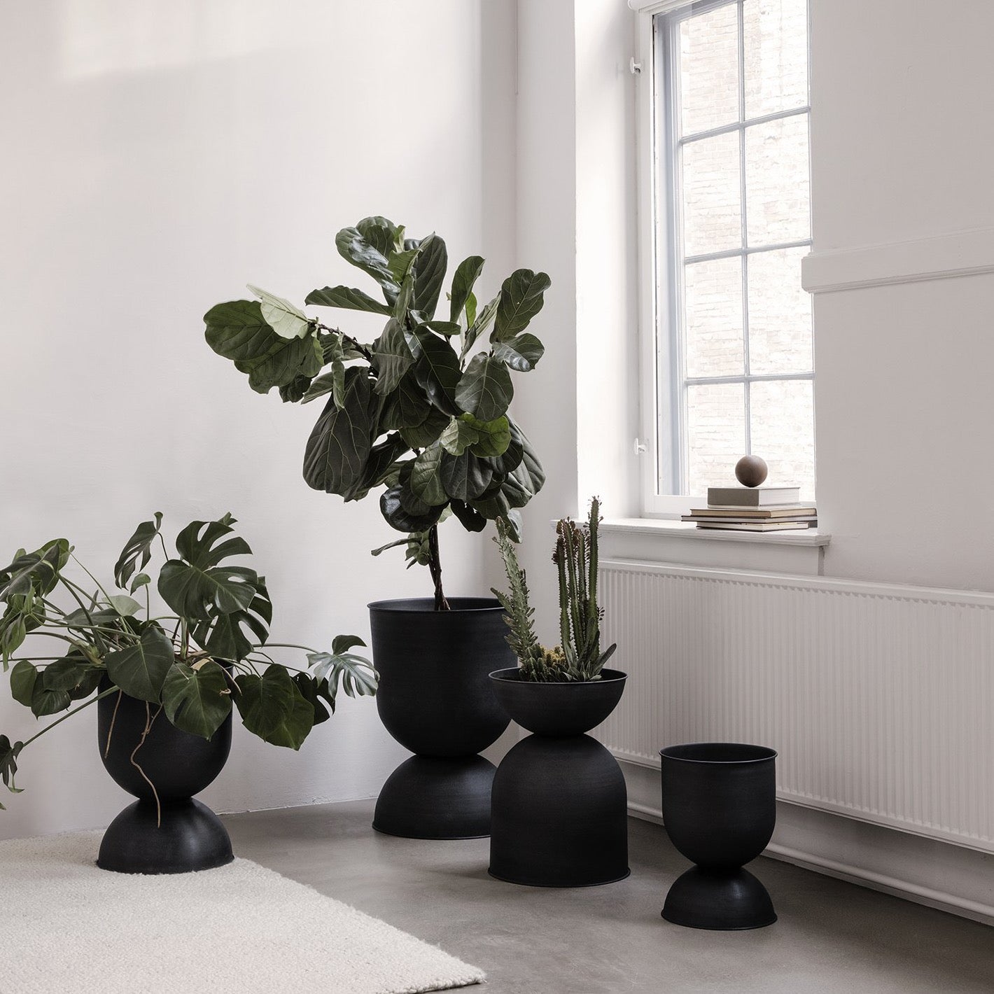 Ferm Living Hourglass Pot - Medium