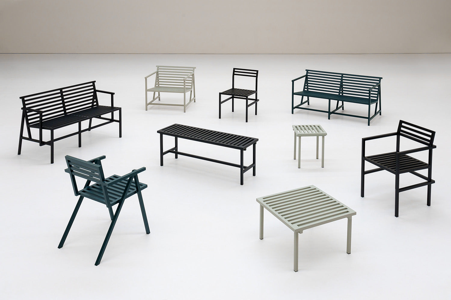 NINE 19 Outdoors Ottoman