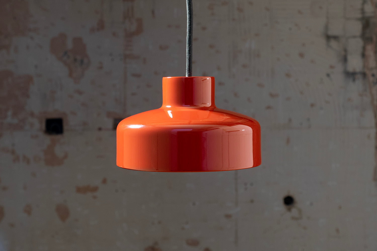 NINE Lacquer Pendant - Small