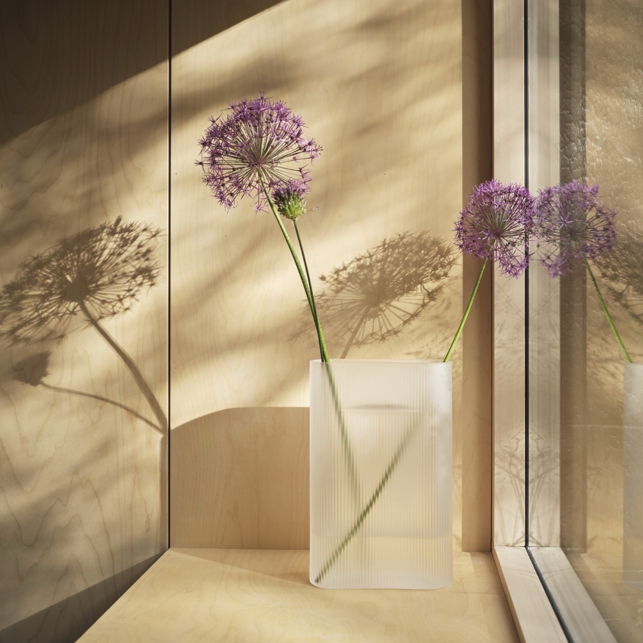 Muuto Ridge Vase Frosted Glass - H35cm