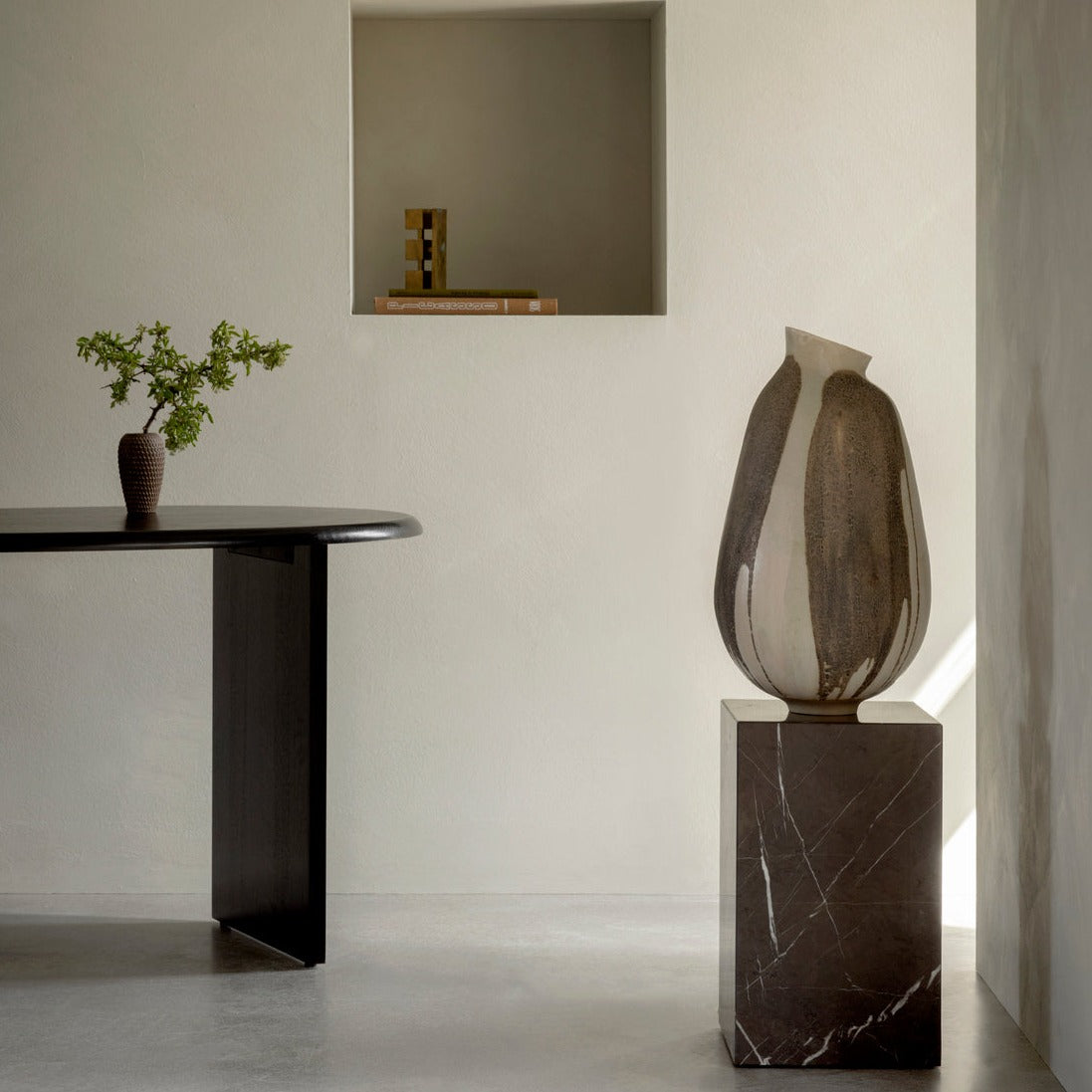 Audo Marble Plinth - Tall